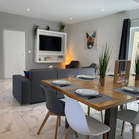 Belle Maison Au Calme Avec Parking Holiday home Bretteville-sur-Odon