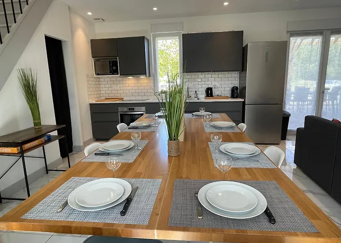 Сasa de vacaciones Belle Maison Au Calme Avec Parking Bretteville-sur-Odon